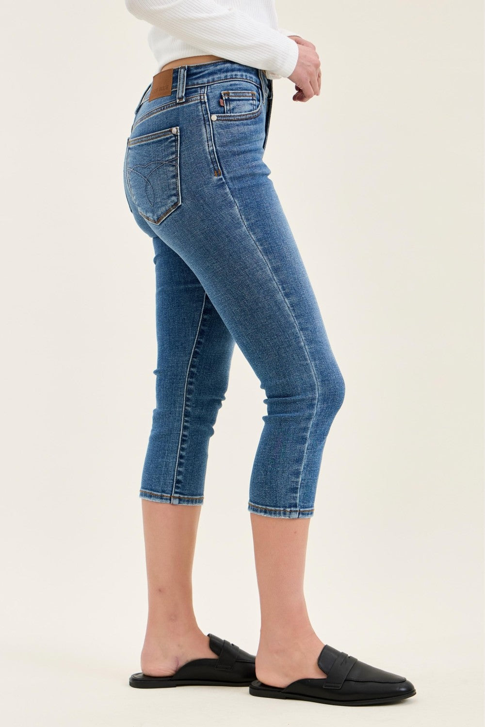 Judy Blue Mid-Rise Stretch Capri Jeans